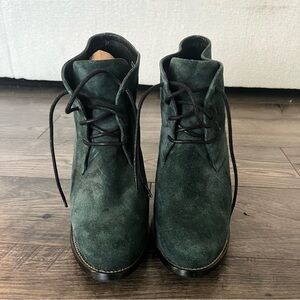 Emerald booties size 39